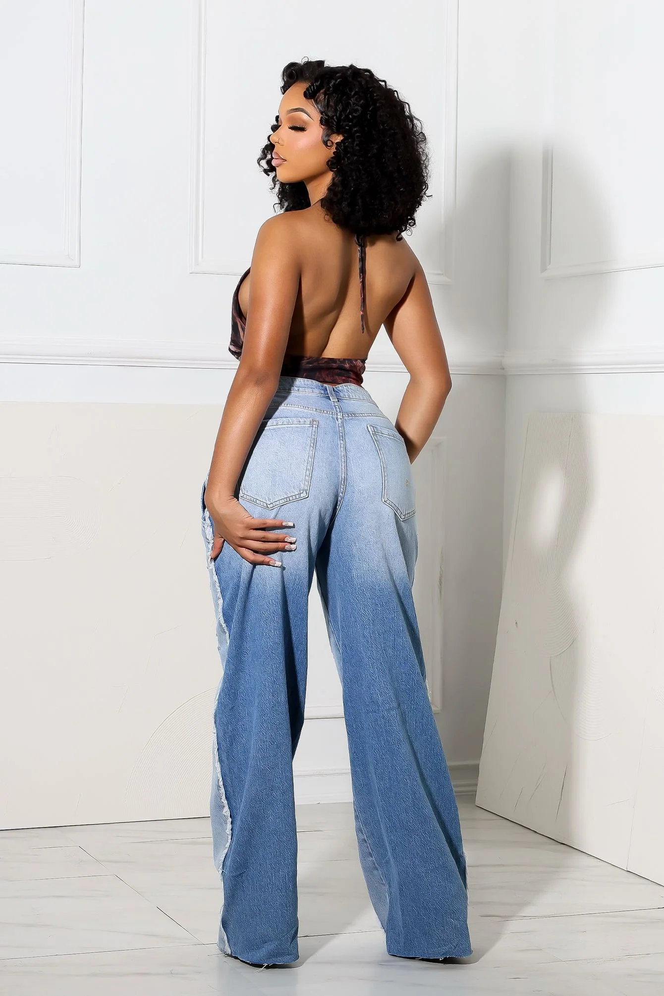 Peek Mode Mesh Print Halter Top